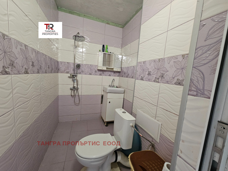 Продава  2-стаен област Перник , гр. Радомир , 66 кв.м | 63177000 - изображение [7]