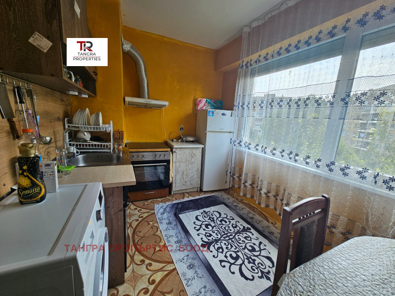 Продава  2-стаен област Перник , гр. Радомир , 66 кв.м | 63177000 - изображение [6]