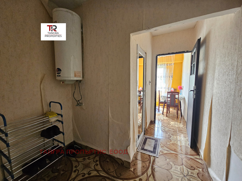 Продава  2-стаен област Перник , гр. Радомир , 66 кв.м | 63177000 - изображение [8]