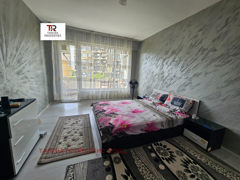 Продава  2-стаен област Перник , гр. Радомир , 66 кв.м | 63177000 - изображение [2]