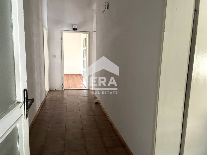 Продава  4-стаен град Кърджали , Център , 124 кв.м | 10427336 - изображение [9]