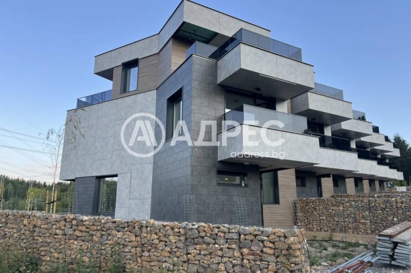 Продава КЪЩА, гр. София, с. Бистрица