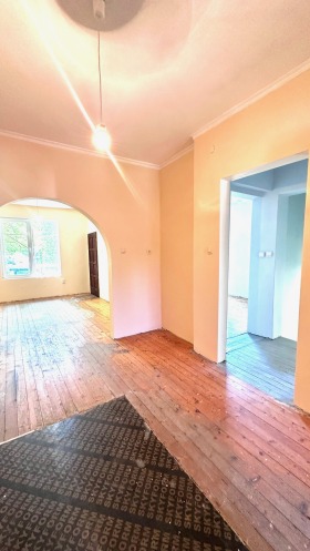 Etajul casei Cniajevo, Sofia 7