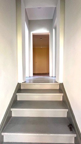 Etajul casei Cniajevo, Sofia 5