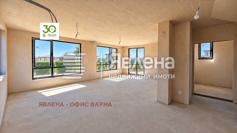 Продава КЪЩА, с. Приселци, област Варна, снимка 8 - Къщи - 56204342