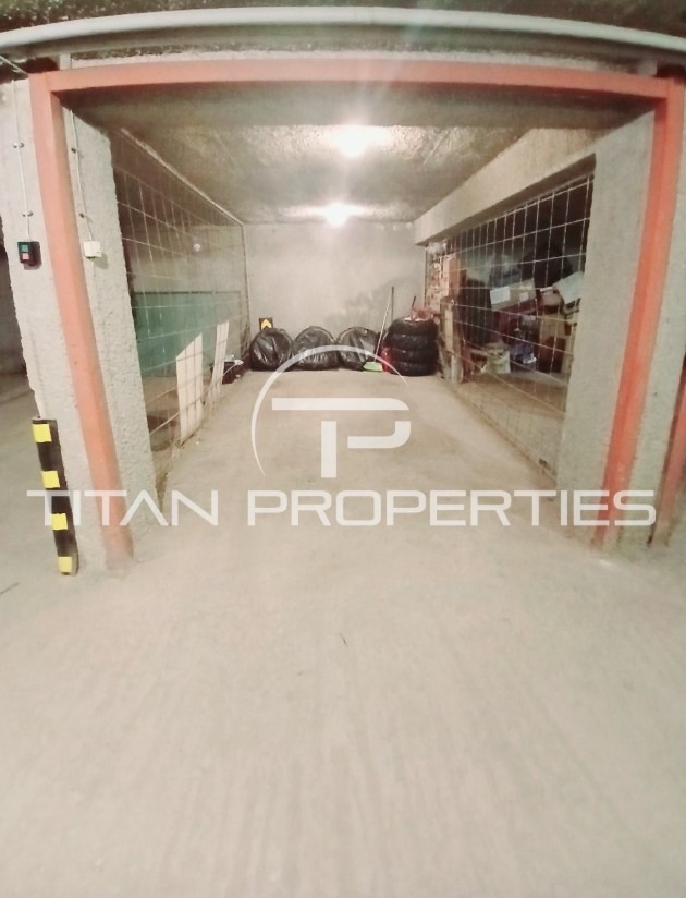 Til salg  Garage Sofia , Slatina , 20 kvm | 68440474