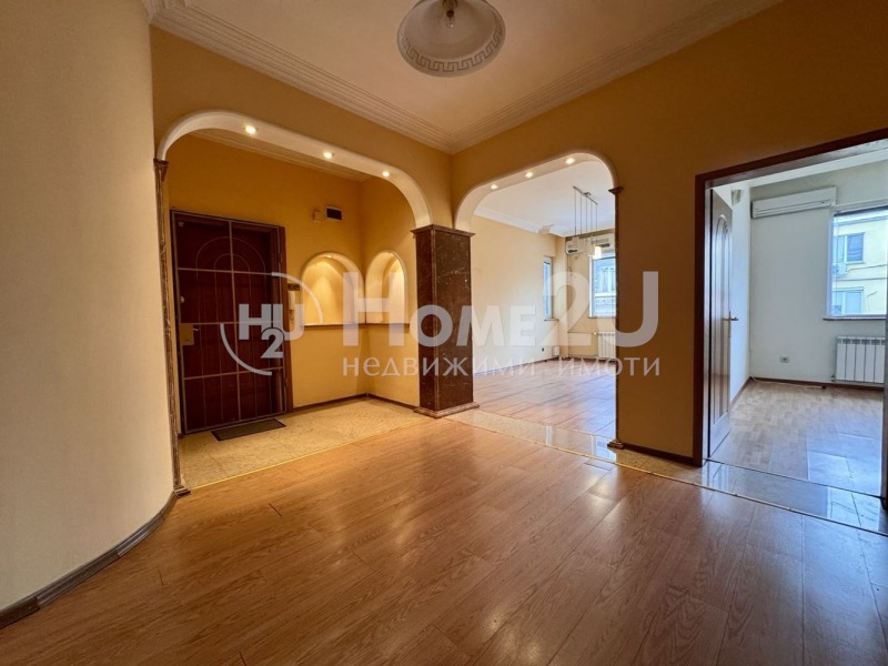 De vânzare  2 dormitoare Sofia , Țentâr , 102 mp | 77464708 - imagine [3]