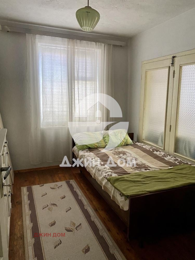 Продава КЪЩА, гр. Айтос, област Бургас, снимка 2 - Къщи - 52693113