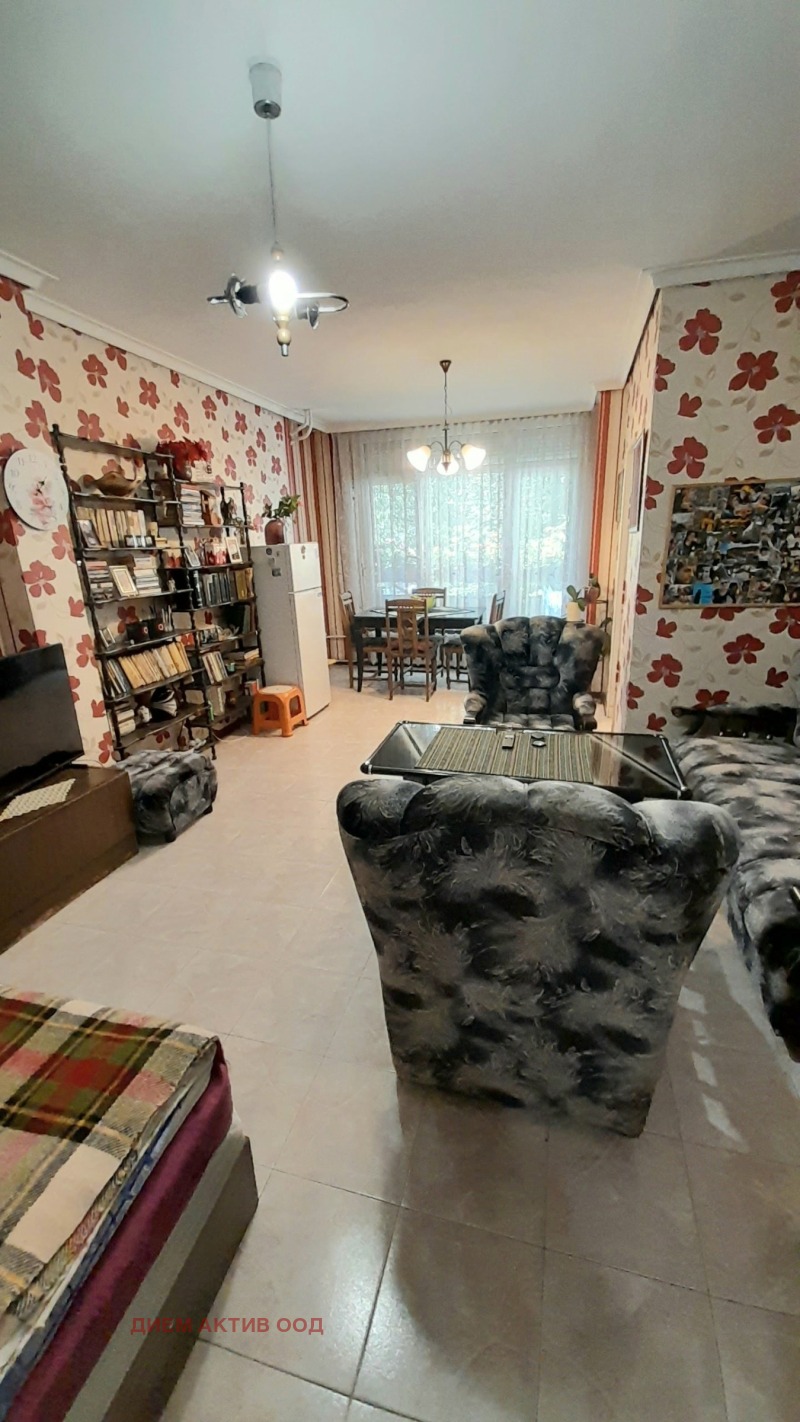 In vendita  1 camera da letto Sofia , Slatina , 74 mq | 31637081