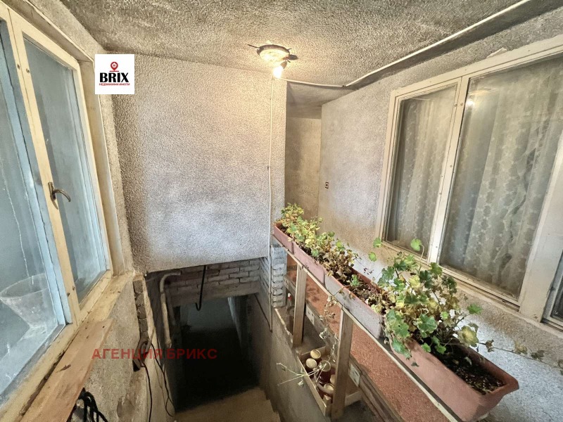 Продава КЪЩА, гр. Русе, Средна кула, снимка 8 - Къщи - 49344870