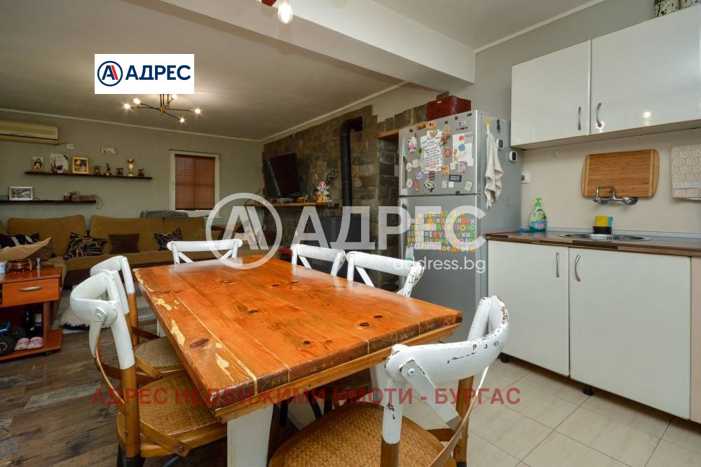Продава КЪЩА, с. Полски извор, област Бургас, снимка 9 - Къщи - 54841714