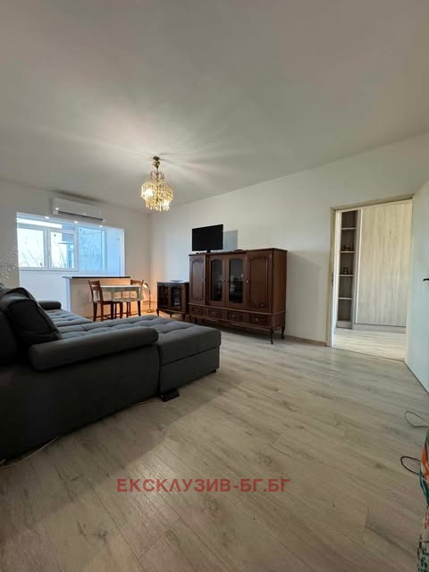 Продава  4-стаен град Шумен , Добруджански , 82 кв.м | 29250920 - изображение [2]