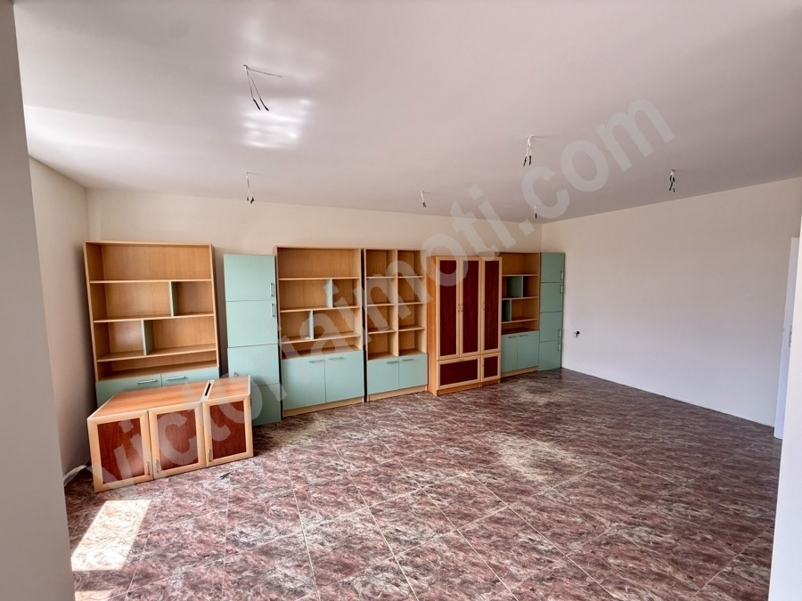 Продава 3-СТАЕН, гр. Велико Търново, Център, снимка 5 - Апартаменти - 55466670