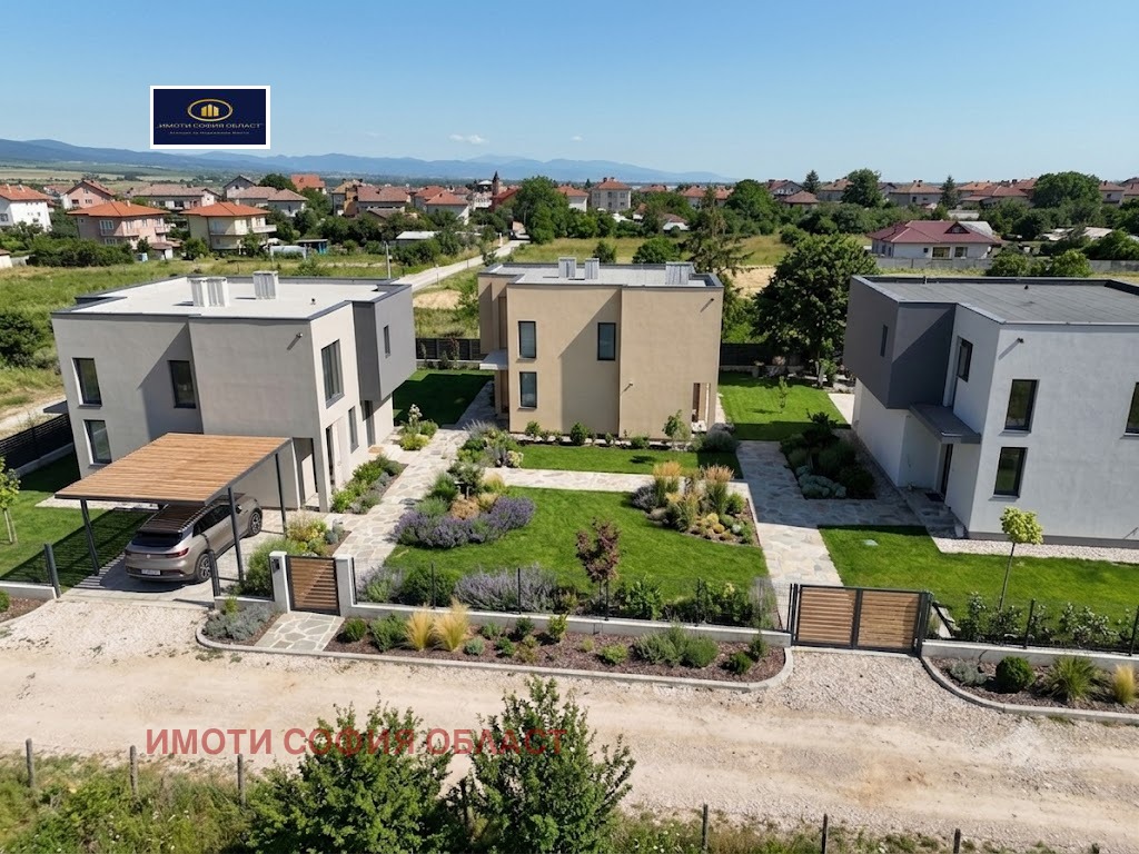 Продава КЪЩА, гр. Костинброд, област София област