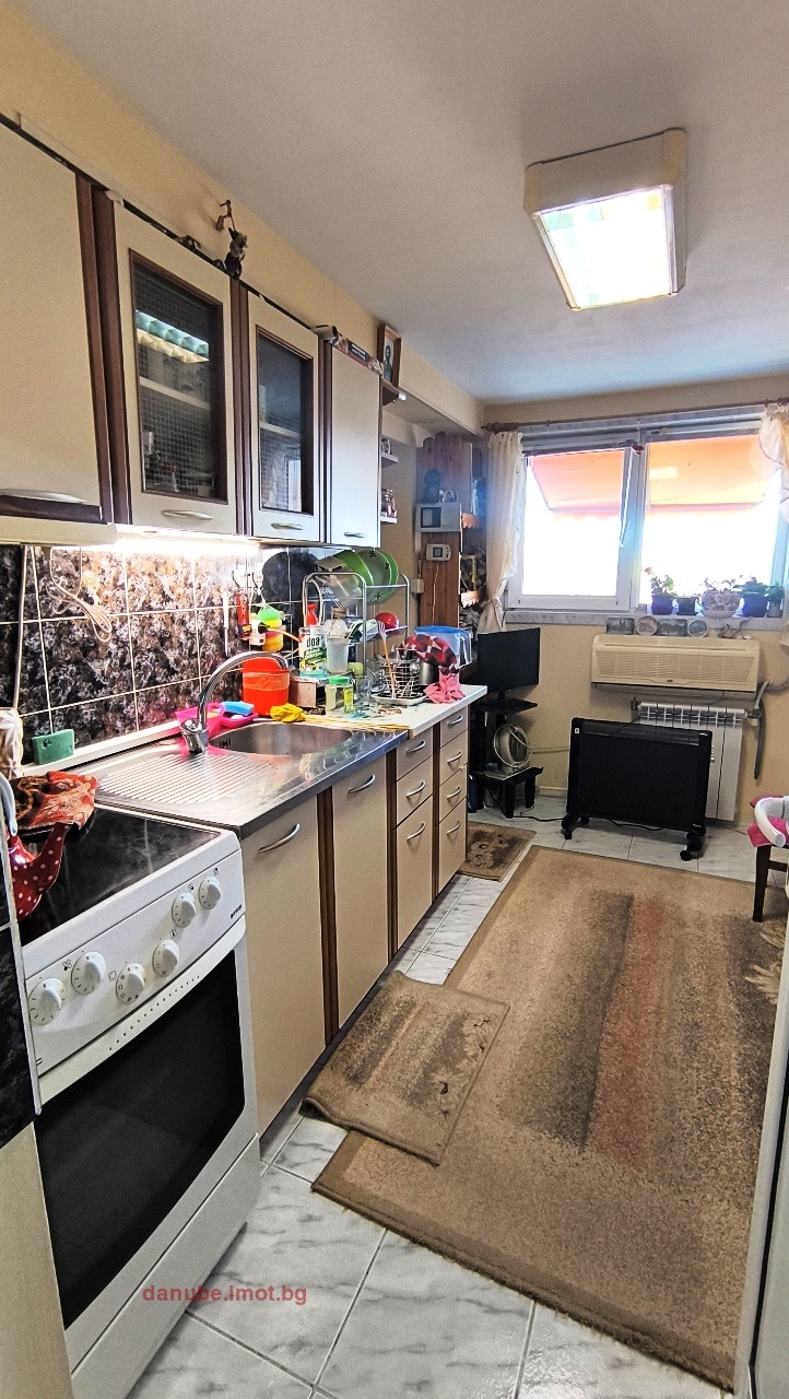 Продава ЕТАЖ ОТ КЪЩА, гр. Русе, Център, снимка 9 - Етаж от къща - 56214603