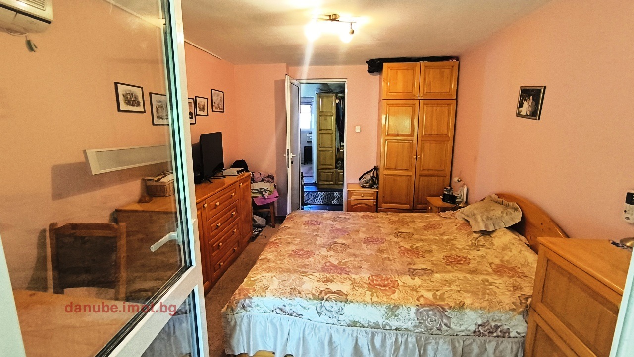 Продава ЕТАЖ ОТ КЪЩА, гр. Русе, Център, снимка 6 - Етаж от къща - 56214603