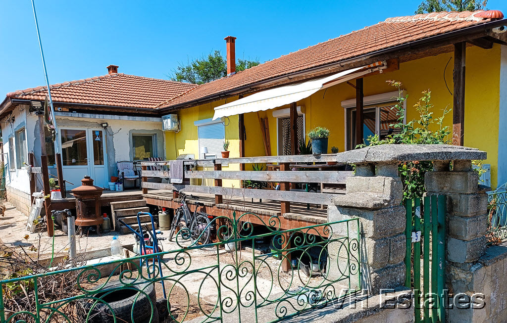 Продава КЪЩА, с. Септемврийци, област Добрич