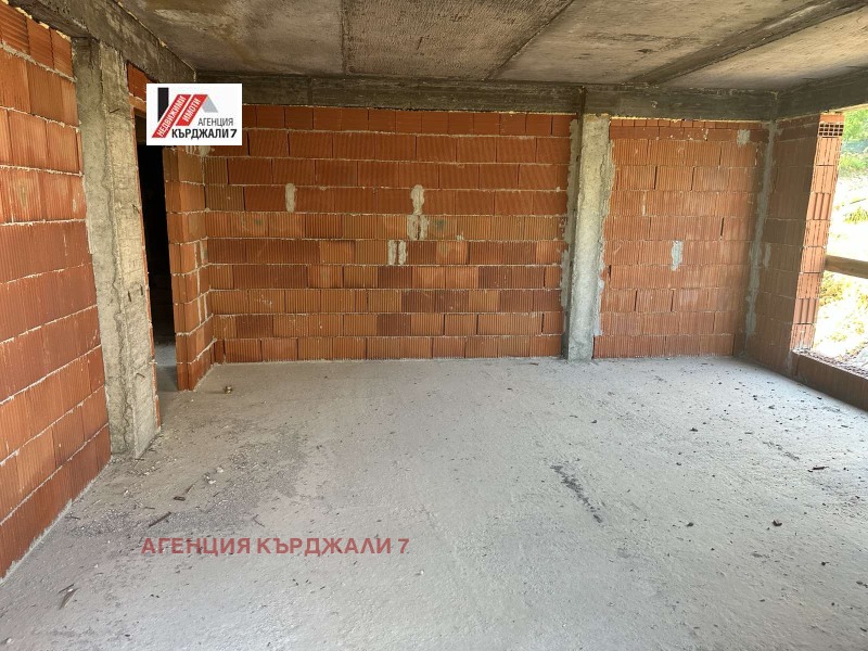 Продается  2 спальни Кърджали , Възрожденци , 109 кв.м | 11839360 - изображение [2]
