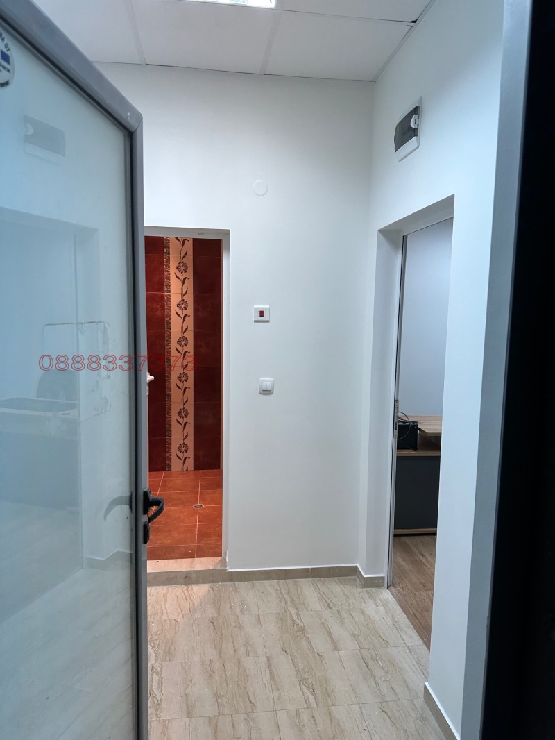 Продава  Офис град Благоевград , Широк център , 38 кв.м | 77067872 - изображение [4]