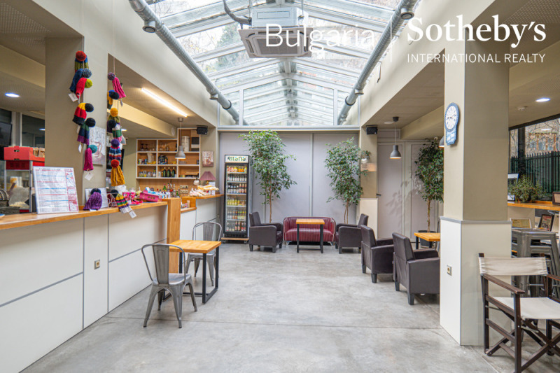 Продава ЗАВЕДЕНИЕ, гр. София, Център, снимка 2 - Заведения - 52687174