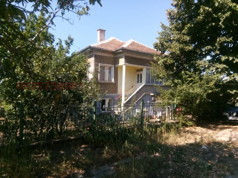 Продава КЪЩА в област Видин, с. Бела Рада - 2290 кв.м / 41 400 € » 80 971.36 лв.