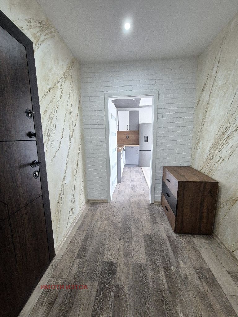 Myytävänä  Studio Pernik , Iztok , 46 neliömetriä | 22395041 - kuva [9]
