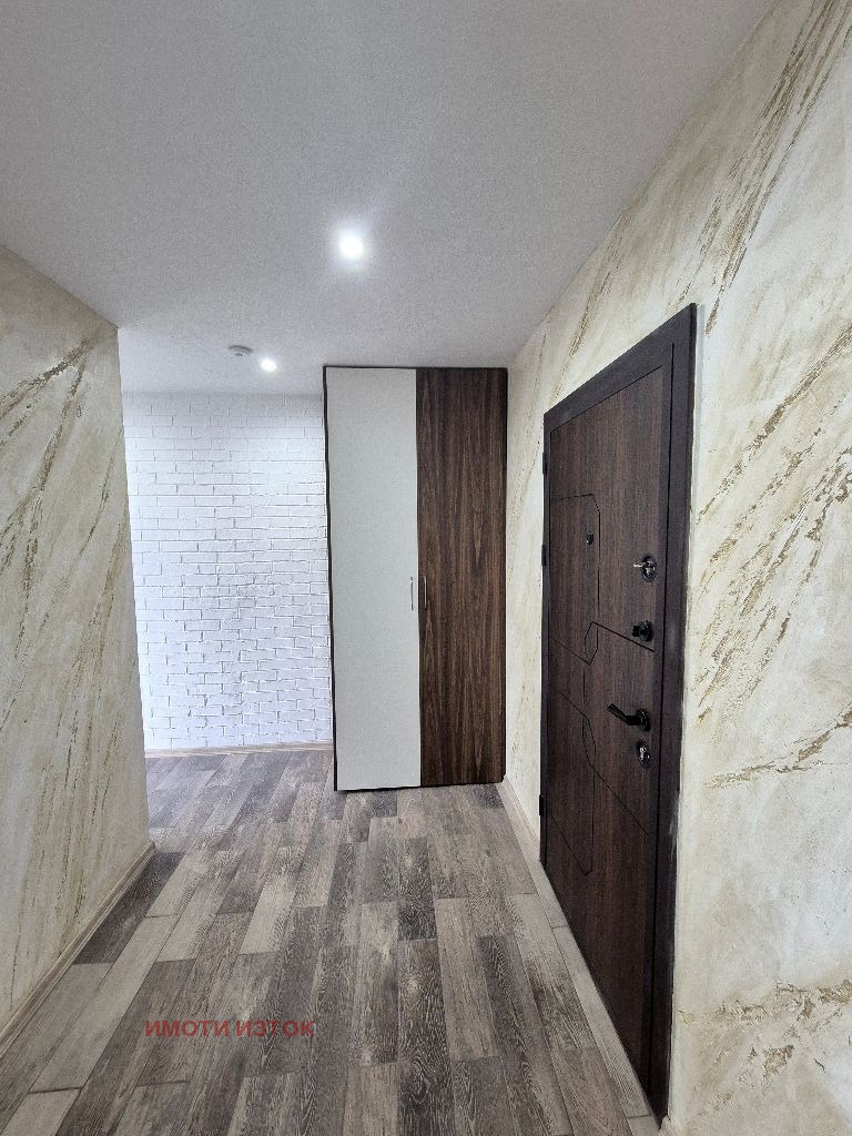 Myytävänä  Studio Pernik , Iztok , 46 neliömetriä | 22395041 - kuva [7]