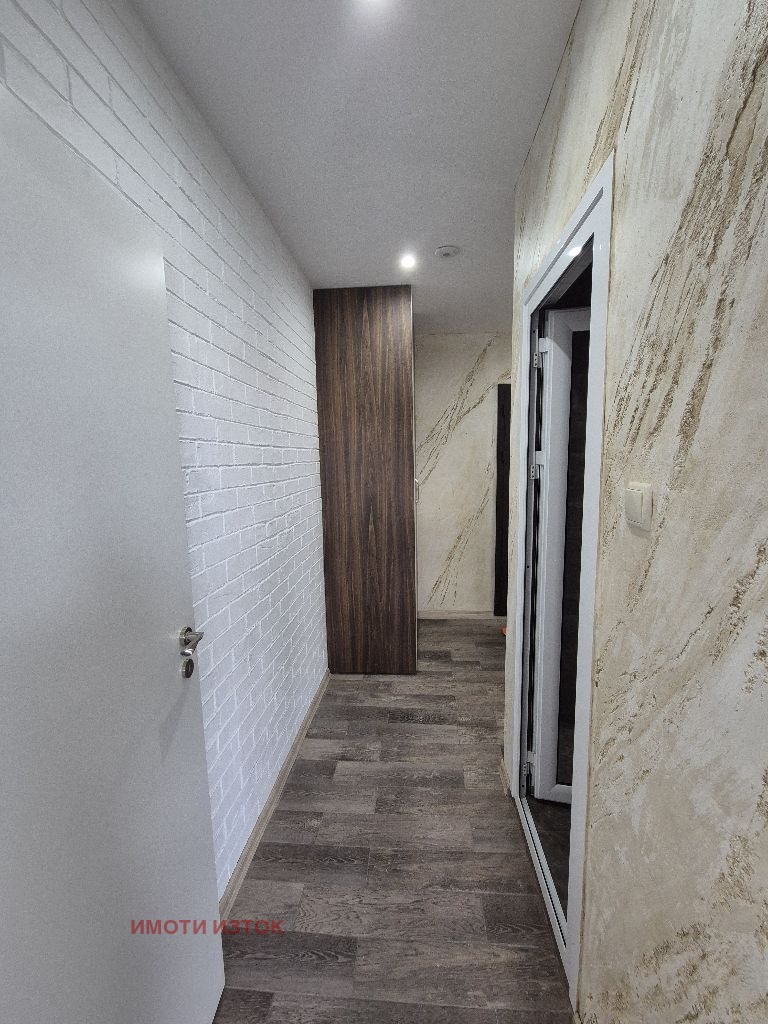 Myytävänä  Studio Pernik , Iztok , 46 neliömetriä | 22395041 - kuva [16]
