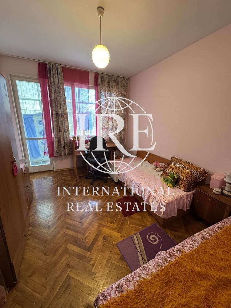 Продава 4-СТАЕН, гр. Варна, Лятно кино Тракия, снимка 2 - Апартаменти - 53368377