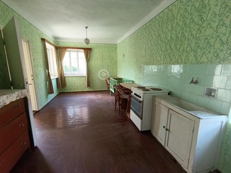 Продава КЪЩА, с. Драгомирово, област Велико Търново, снимка 2 - Къщи - 52038128