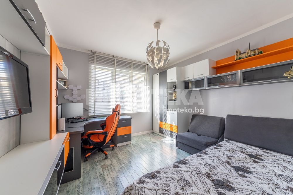 Продава МНОГОСТАЕН, гр. Варна, Цветен квартал, снимка 2 - Апартаменти - 53869906