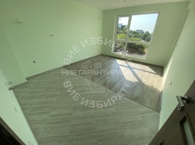 1 chambre Vazrajdane 3, Varna