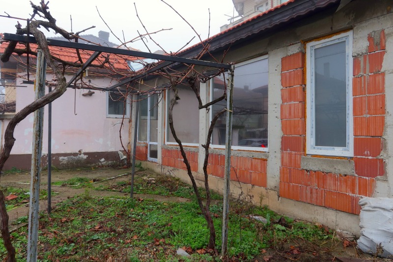 Продава КЪЩА, гр. Враца, Металург