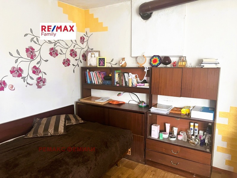 Продава КЪЩА, с. Миладиновци, област Добрич, снимка 3 - Къщи - 52258500