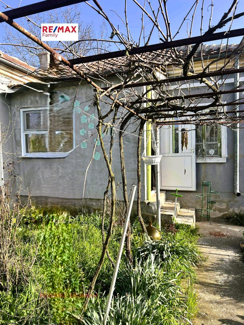 Продава КЪЩА, с. Миладиновци, област Добрич, снимка 6 - Къщи - 52258500