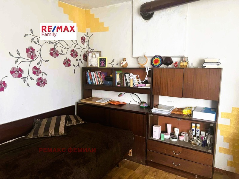 Продава КЪЩА, с. Миладиновци, област Добрич, снимка 5 - Къщи - 52258500