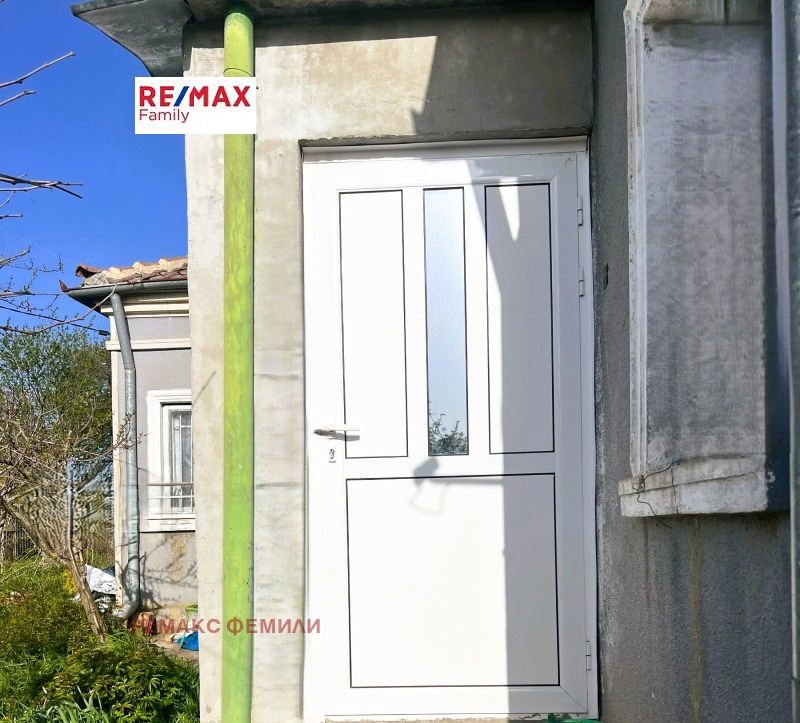 Продава КЪЩА, с. Миладиновци, област Добрич, снимка 9 - Къщи - 52258500