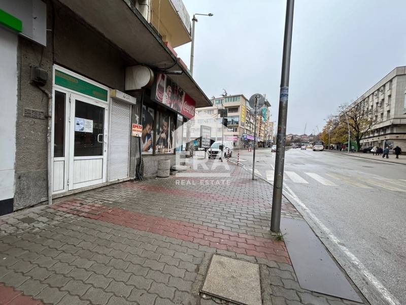 Продава МАГАЗИН, гр. Велико Търново, Център, снимка 3 - Магазини - 54204877