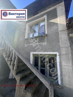 Продажба на имоти в с. Самоводене, област Велико Търново — страница 3 - изображение 6 