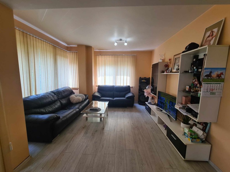 Продава  3-стаен град Хасково , Център , 100 кв.м | 14857482 - изображение [3]