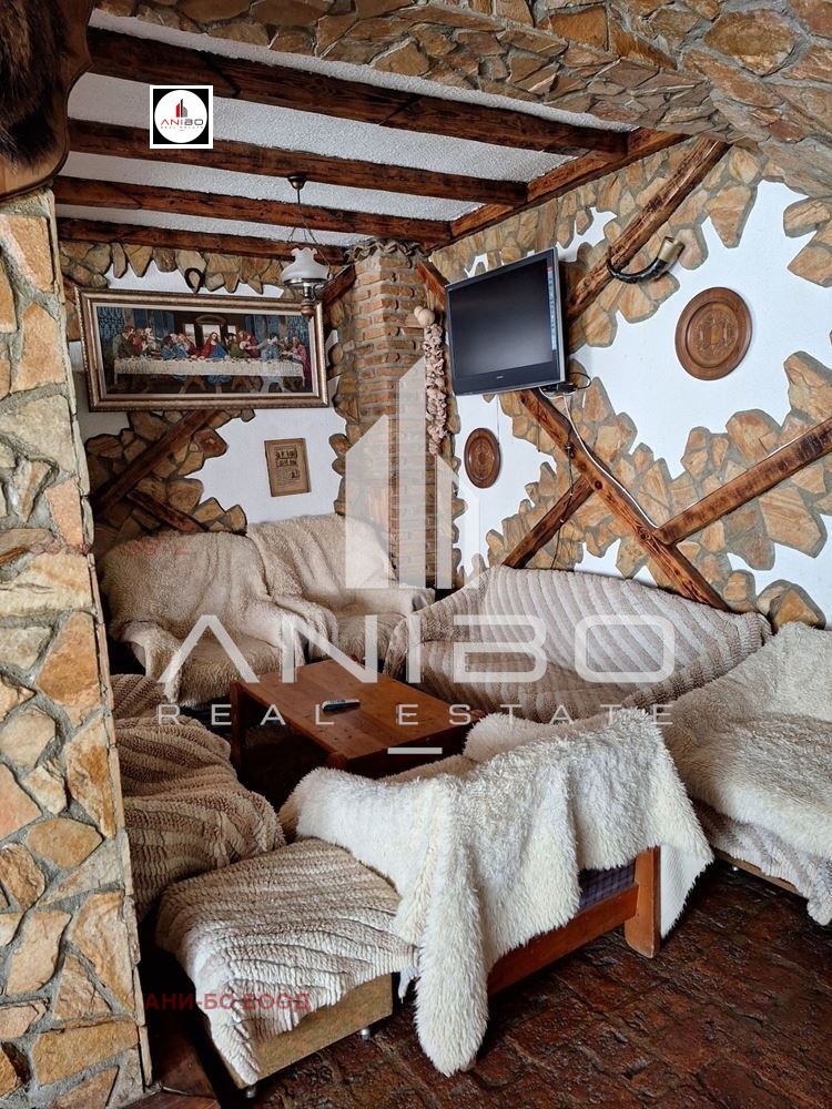Продава ВИЛА, гр. Варна, Галата, снимка 17 - Вили - 56262945
