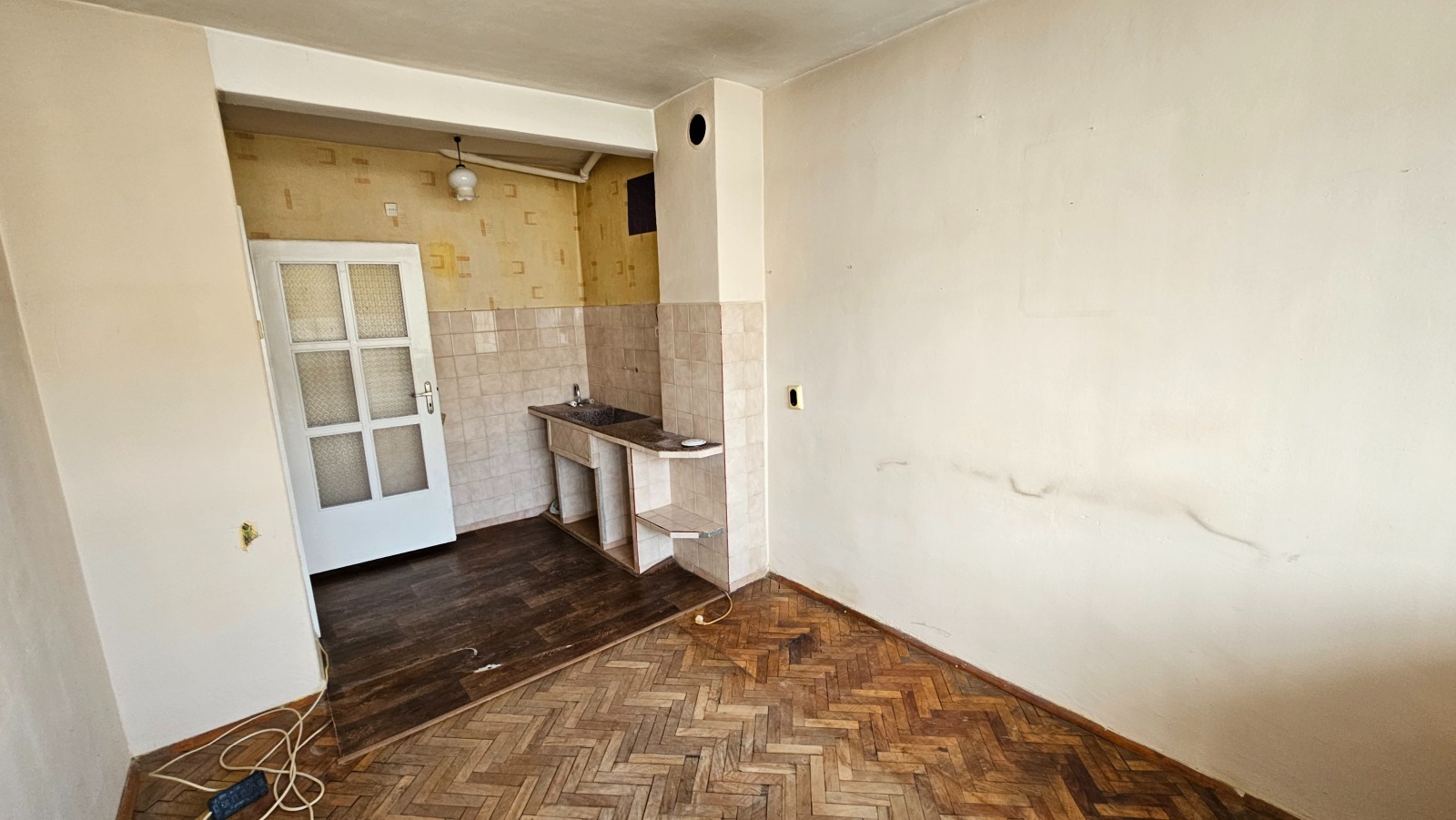 Продава 2-СТАЕН, гр. Разград, Център, снимка 6 - Апартаменти - 54213674