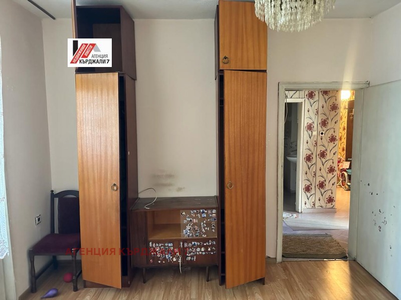 Продава  2-стаен град Кърджали , Център , 76 кв.м | 59206388 - изображение [4]