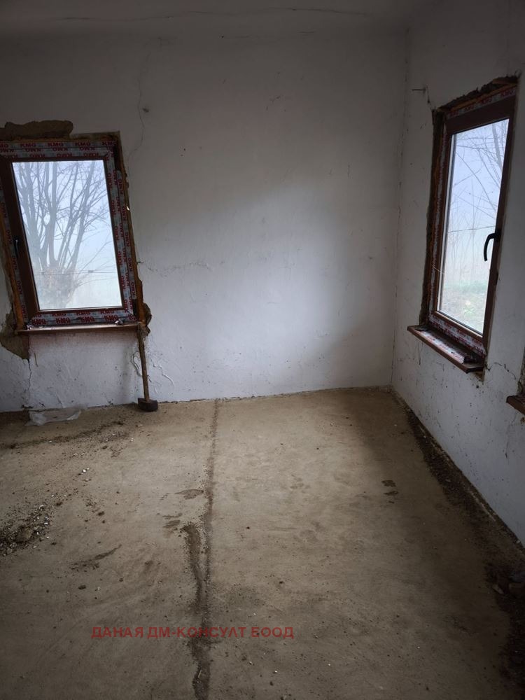 Продава КЪЩА, с. Мировци, област Шумен, снимка 10 - Къщи - 54329572