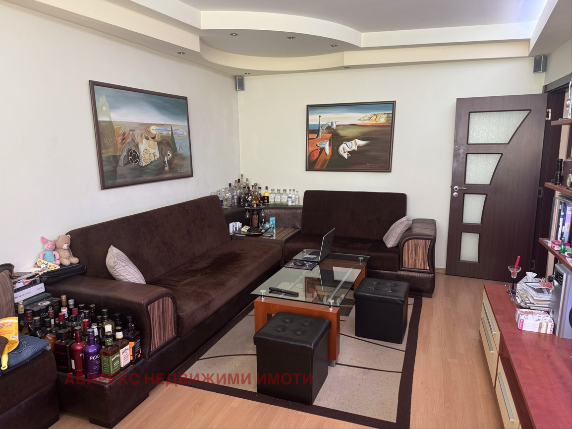 Продава 3-СТАЕН, гр. Пловдив, Изгрев, снимка 2 - Апартаменти - 55940014