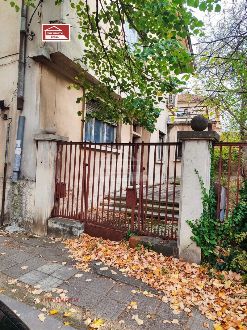 Продава  Етаж от къща град Враца , Център , 190 кв.м | 32583256