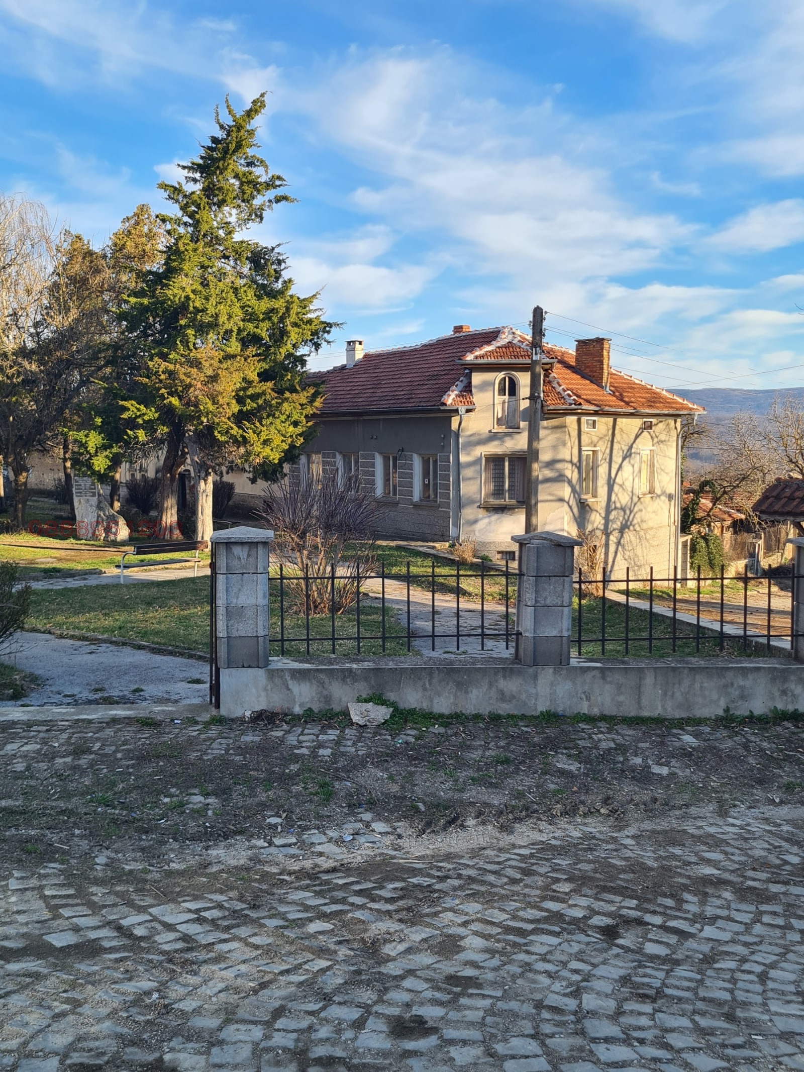 Продава КЪЩА, с. Гостилица, област Габрово