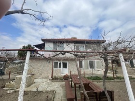 Продажба на имоти в с. Кипра, област Варна - изображение 1 
