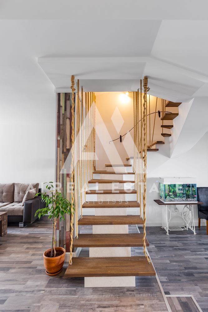 Продава КЪЩА, гр. Плевен, 9-ти квартал, снимка 9 - Къщи - 50938832