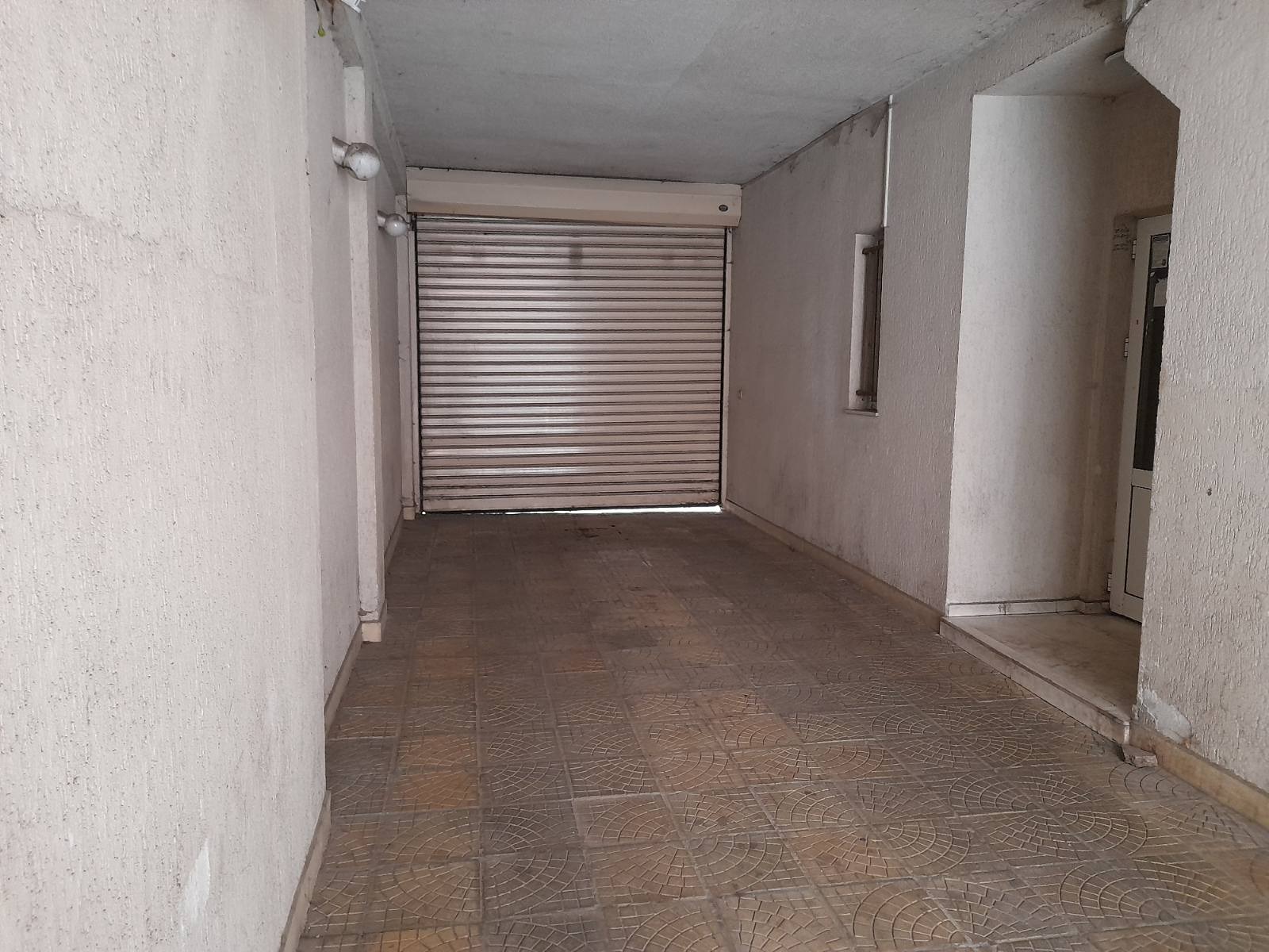 Продава ГАРАЖ, ПАРКОМЯСТО, гр. София, Оборище, снимка 5 - Гаражи и паркоместа - 55262993